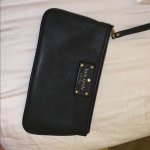 Kate spade wristlet wallet in black